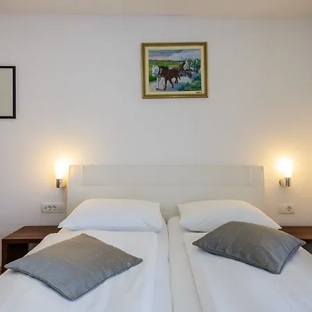Hotel Sveti Kriz 4*